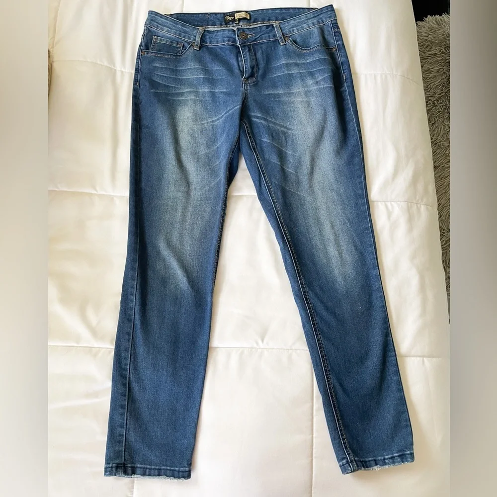 Jeans - Picture 2 of 8